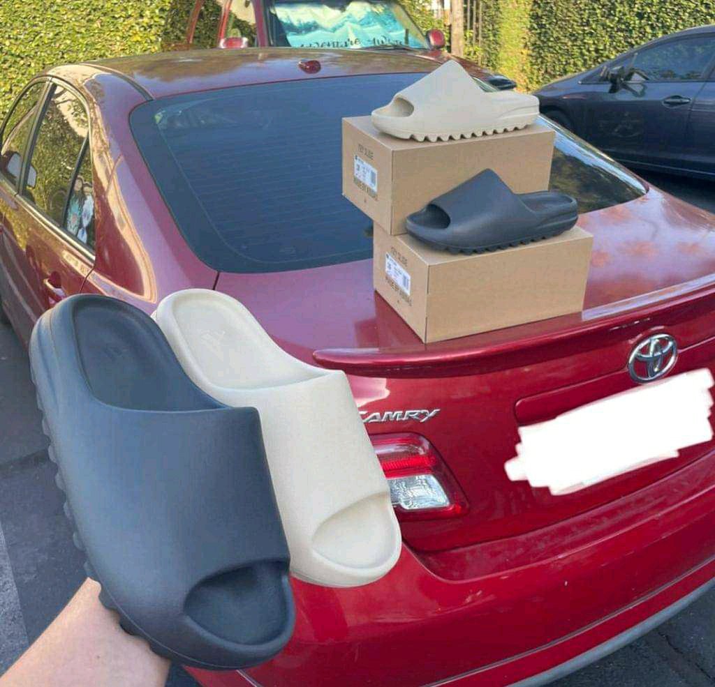 Buy Yezzy Slides Online - Image 16