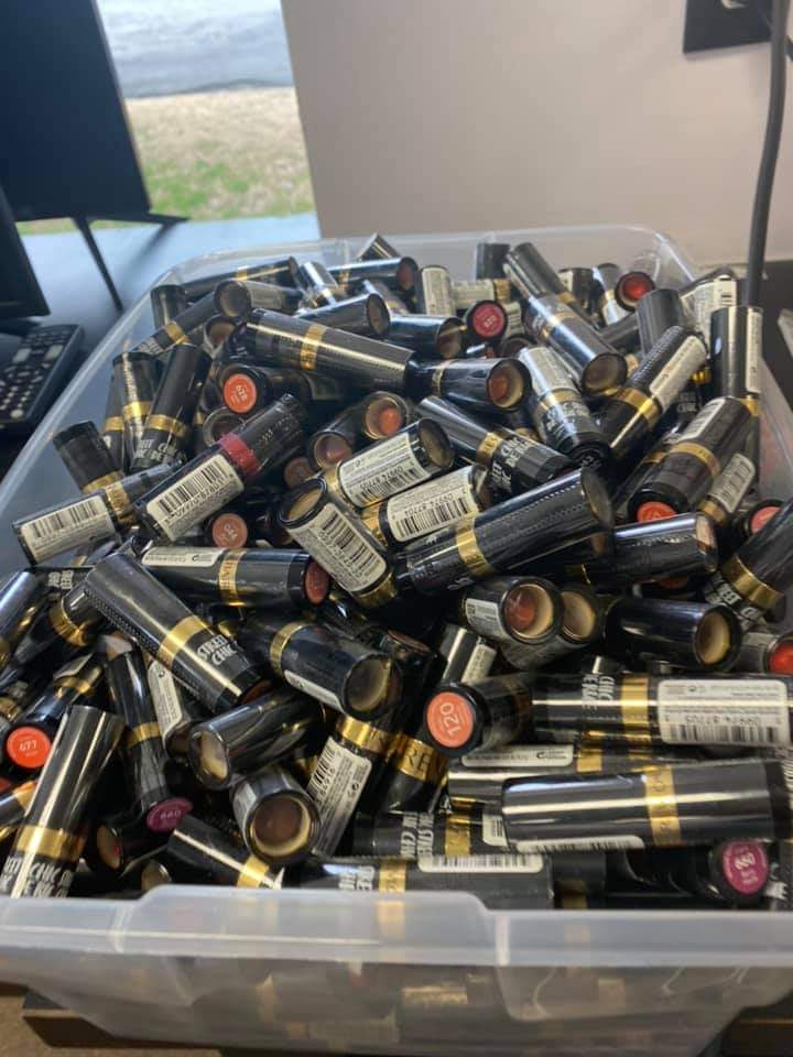 Wholesale Cosmetic Pallets Online - Image 24