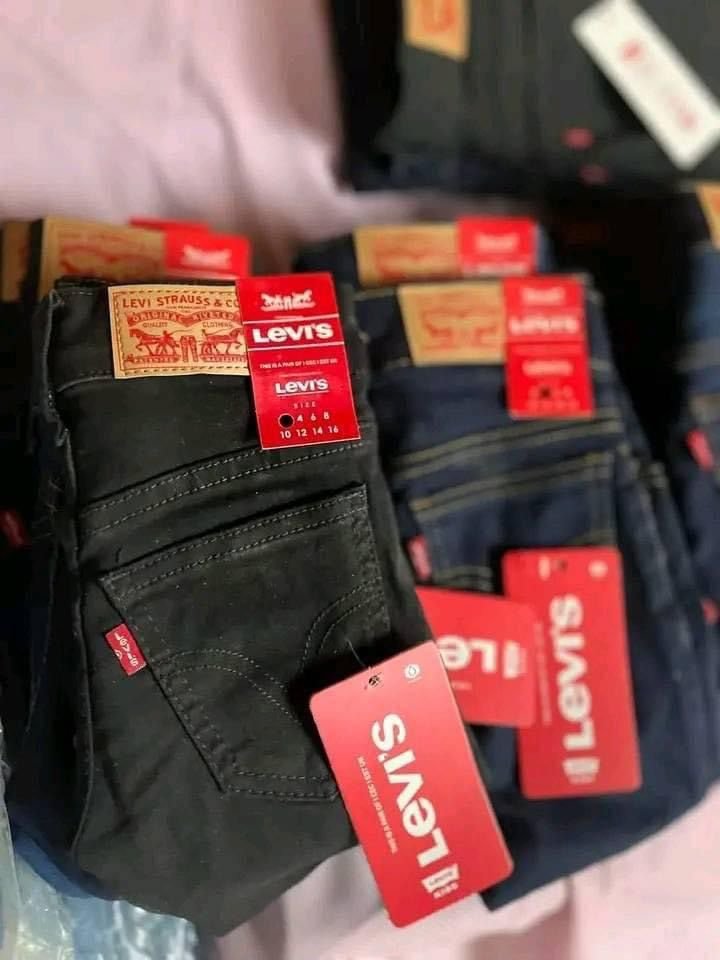 Buy Levi’s clothes pallets