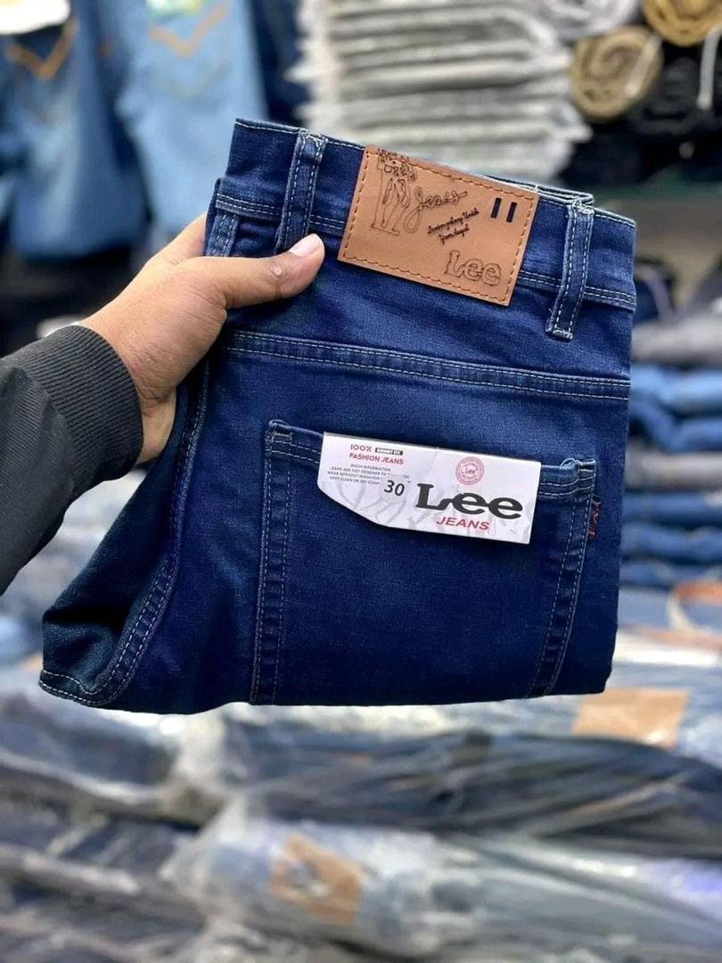 Pallets Levi's clothes - Image 3