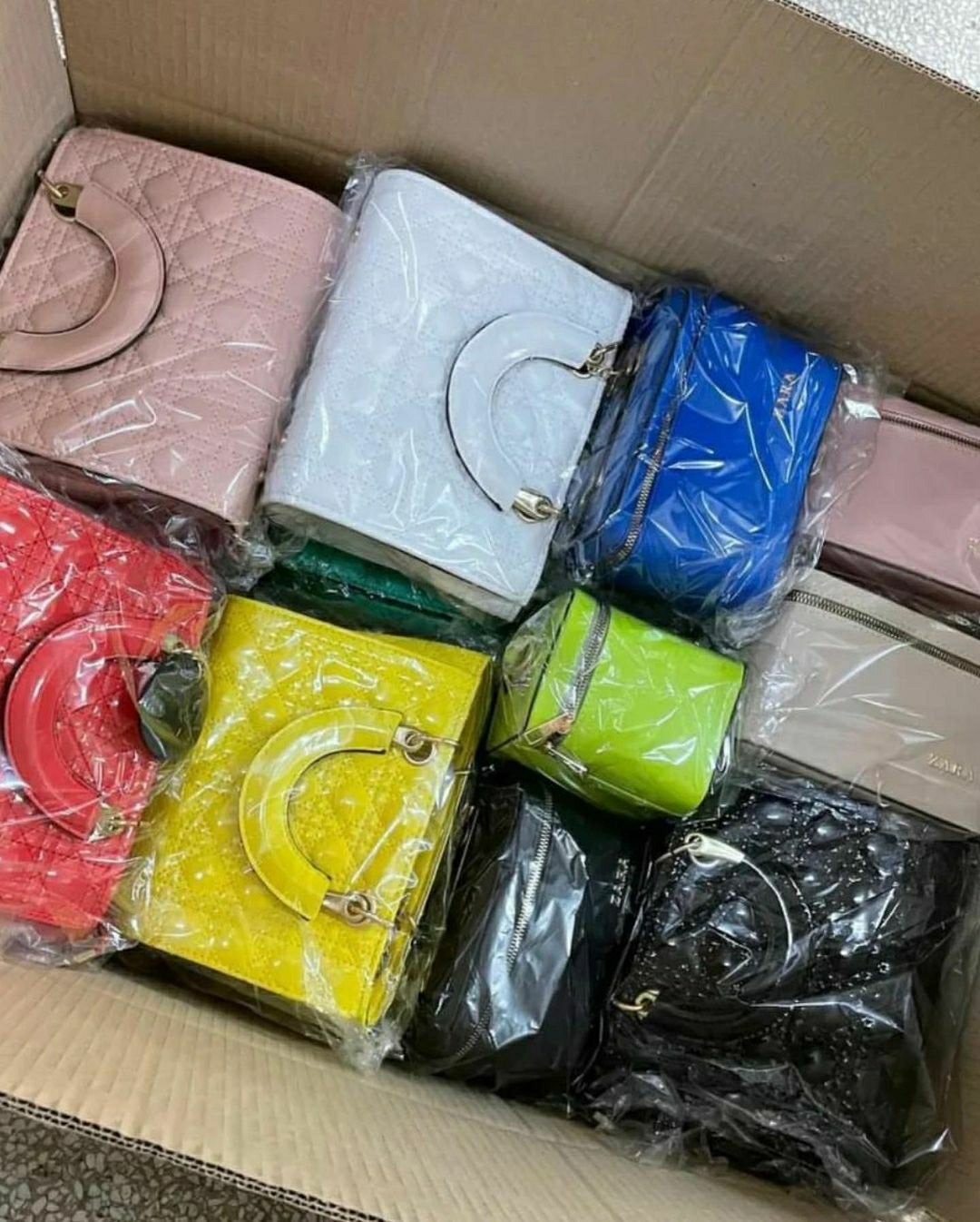 Woman bags & purse pallets - Image 2